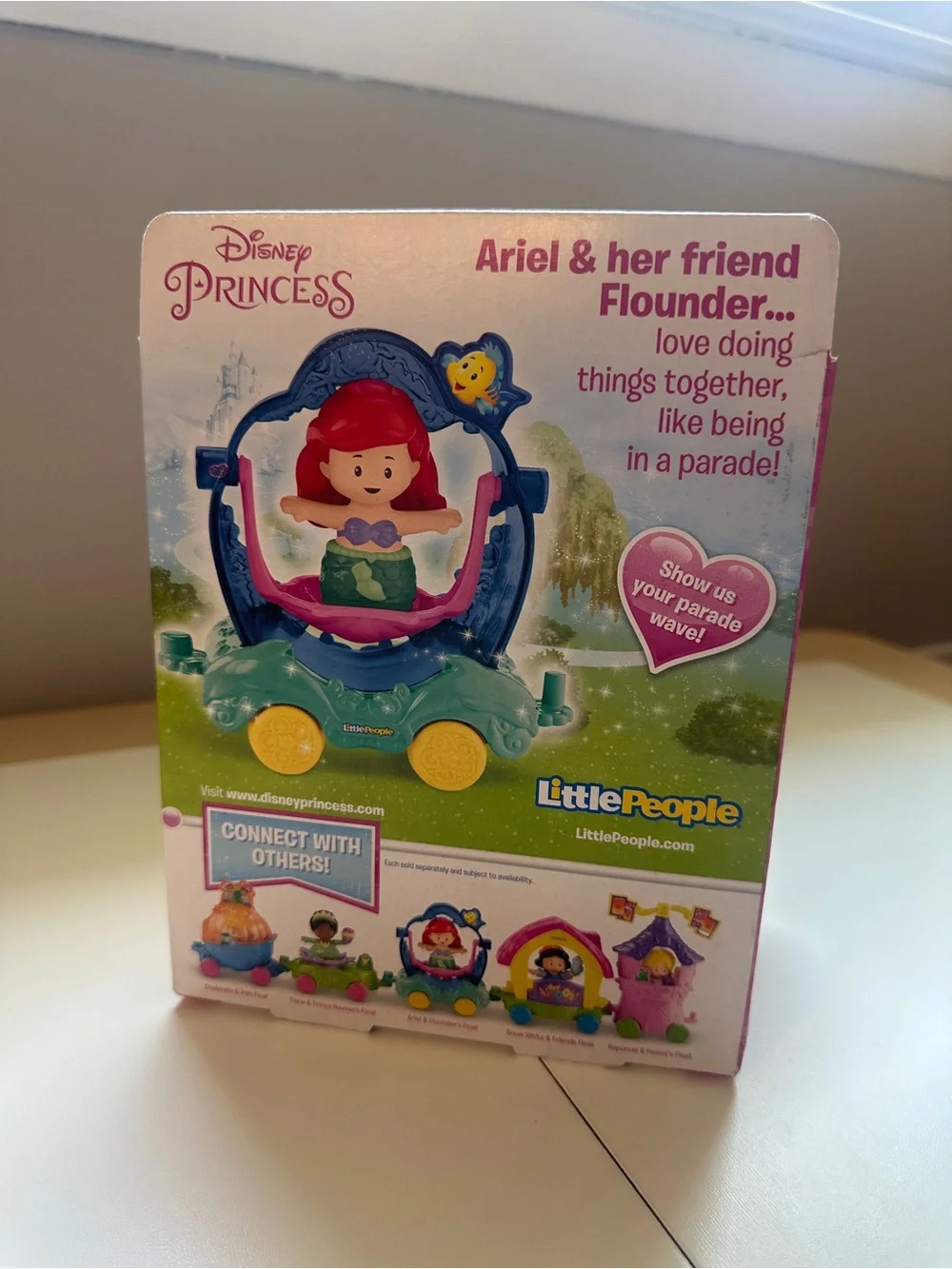Fisher-Price Little People Disney Princess Ariel & Flounder's Parade Float